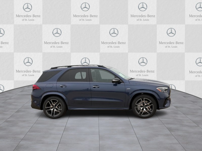 Mercedes-Benz GLE Vehicle Full-screen Gallery Image 2