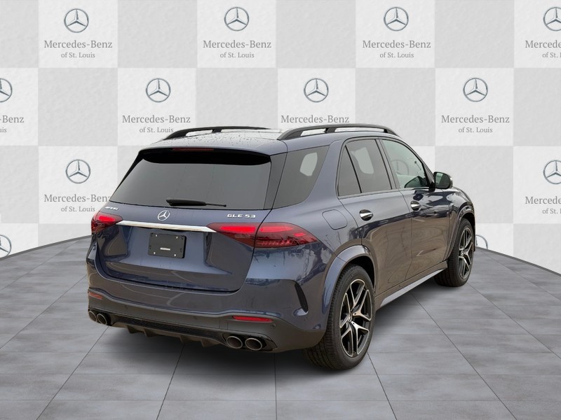 Mercedes-Benz GLE Vehicle Full-screen Gallery Image 3