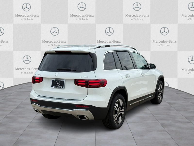 Mercedes-Benz GLB Vehicle Full-screen Gallery Image 3