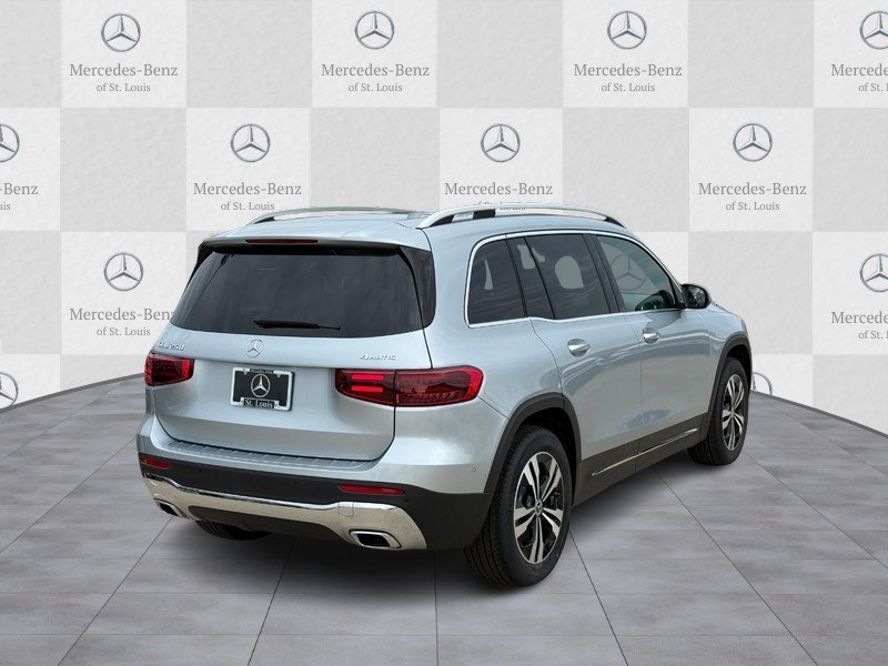 Mercedes-Benz GLB Vehicle Full-screen Gallery Image 3