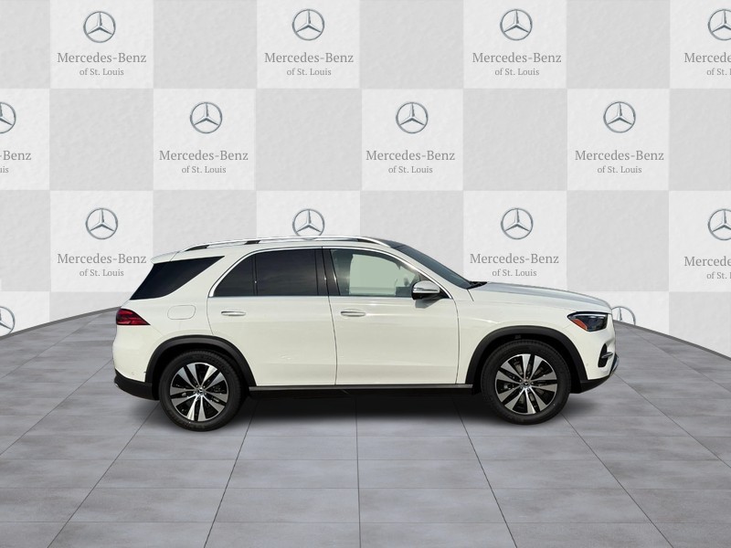 Mercedes-Benz GLE Vehicle Full-screen Gallery Image 2