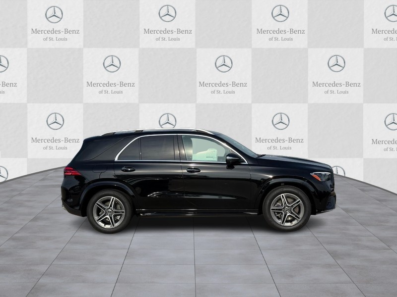 Mercedes-Benz GLE Vehicle Full-screen Gallery Image 2