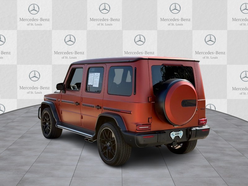 Mercedes-Benz G-Class Vehicle Full-screen Gallery Image 4