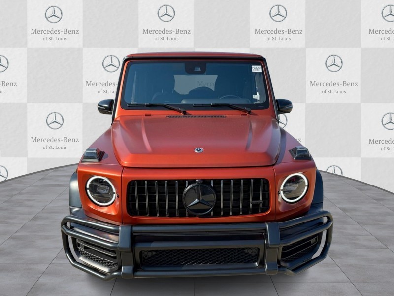 Mercedes-Benz G-Class Vehicle Full-screen Gallery Image 5
