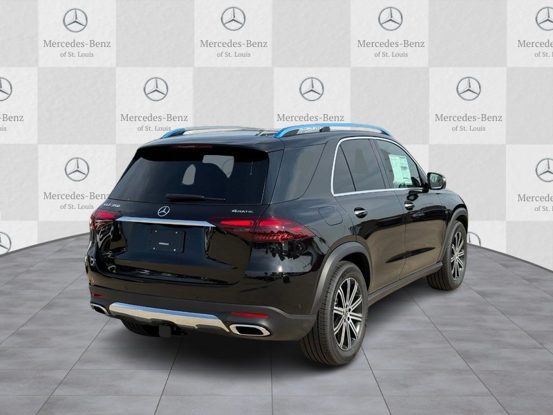 Mercedes-Benz GLE Vehicle Full-screen Gallery Image 3