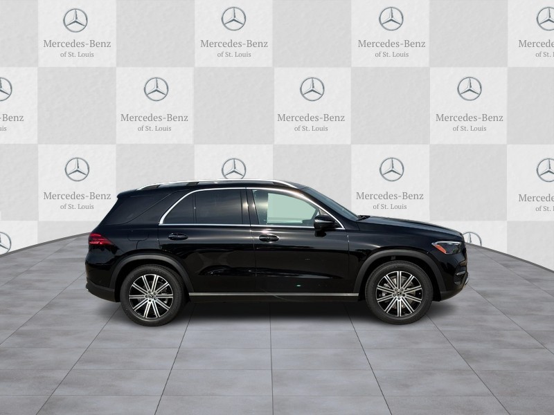 Mercedes-Benz GLE Vehicle Full-screen Gallery Image 2