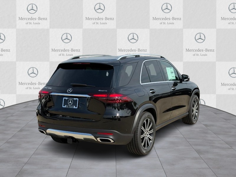 Mercedes-Benz GLE Vehicle Full-screen Gallery Image 3
