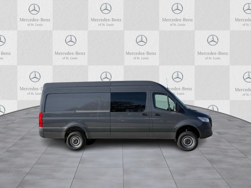 Mercedes-Benz Sprinter Van Vehicle Full-screen Gallery Image 2