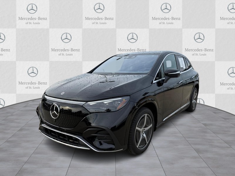 Mercedes-Benz EQE Vehicle Full-screen Gallery Image 5