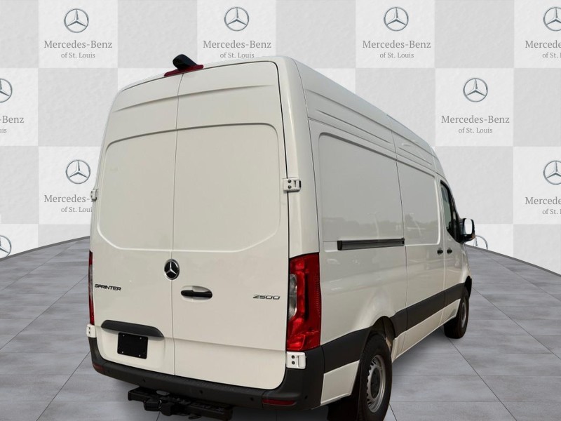 Mercedes-Benz Sprinter Cargo Van Vehicle Full-screen Gallery Image 3