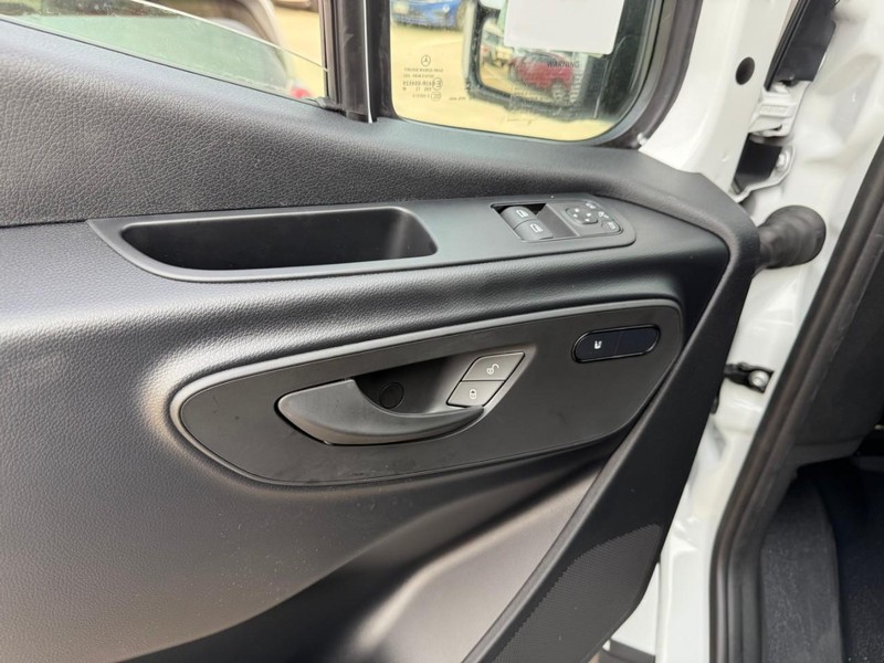 Mercedes-Benz Sprinter Cargo Van Vehicle Full-screen Gallery Image 9