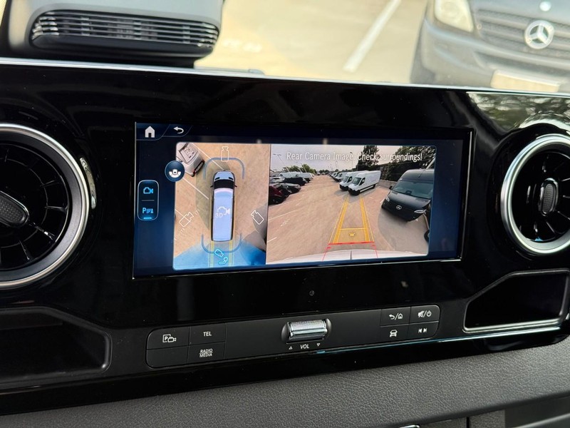 Mercedes-Benz Sprinter Cargo Van Vehicle Full-screen Gallery Image 14