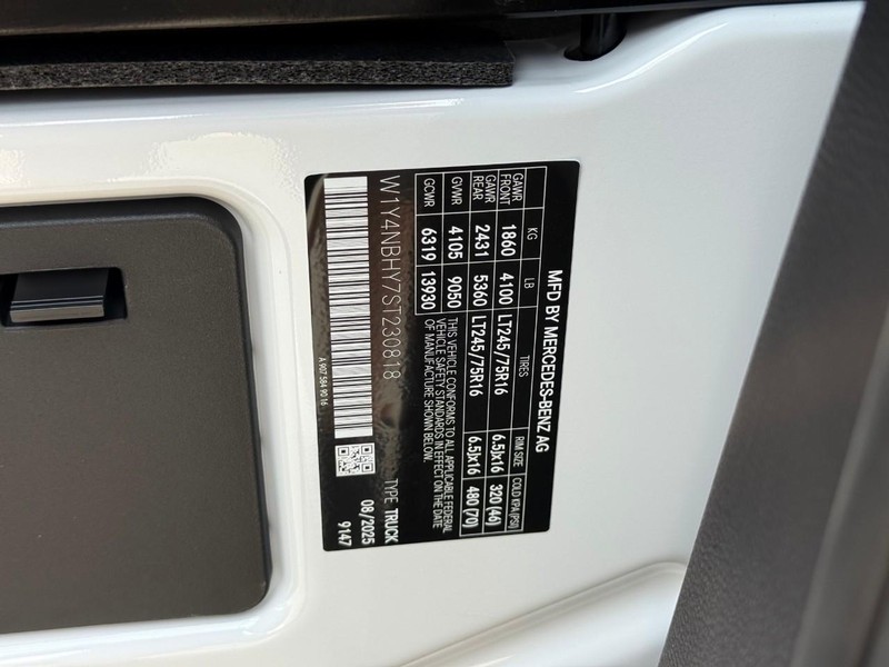 Mercedes-Benz Sprinter Cargo Van Vehicle Full-screen Gallery Image 15