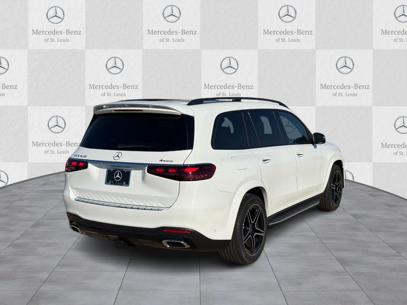 Mercedes-Benz GLS Vehicle Full-screen Gallery Image 3