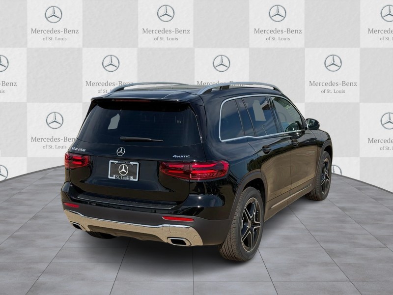 Mercedes-Benz GLB Vehicle Full-screen Gallery Image 3