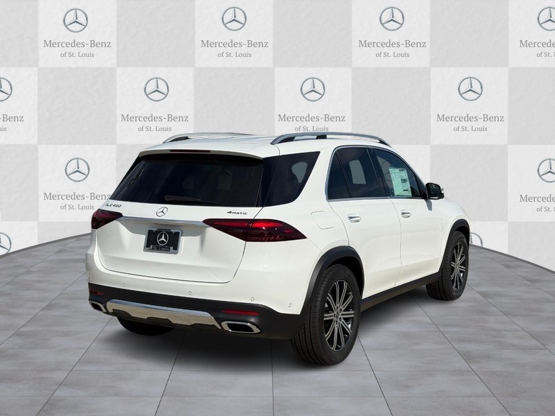 Mercedes-Benz GLE Vehicle Full-screen Gallery Image 3