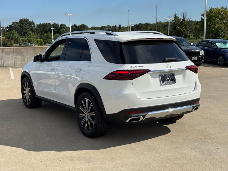 Mercedes-Benz GLE Vehicle Full-screen Gallery Image 4