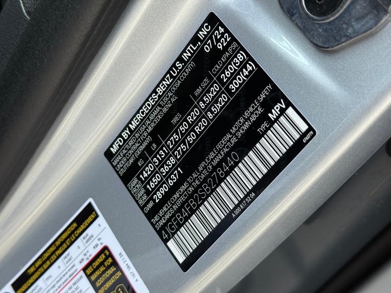 Mercedes-Benz GLE Vehicle Full-screen Gallery Image 19