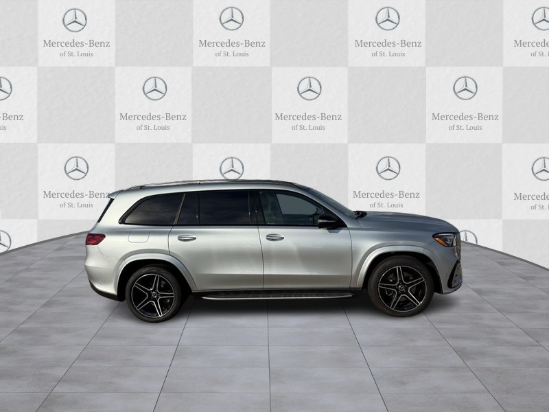 Mercedes-Benz GLS Vehicle Full-screen Gallery Image 2
