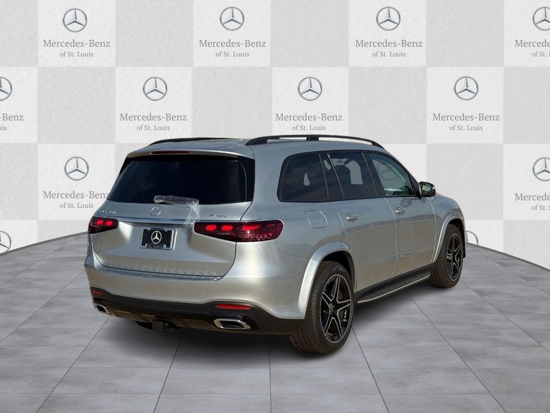 Mercedes-Benz GLS Vehicle Full-screen Gallery Image 3