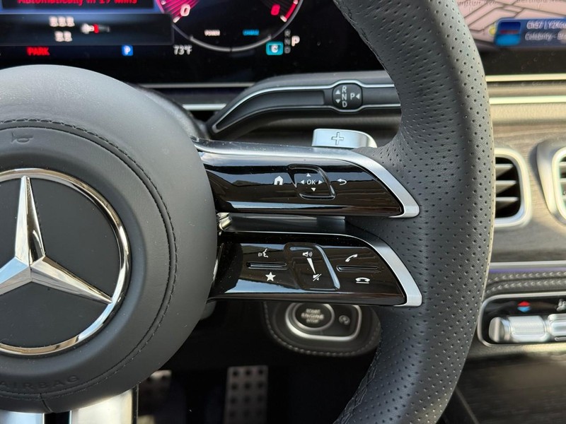 Mercedes-Benz GLS Vehicle Full-screen Gallery Image 15