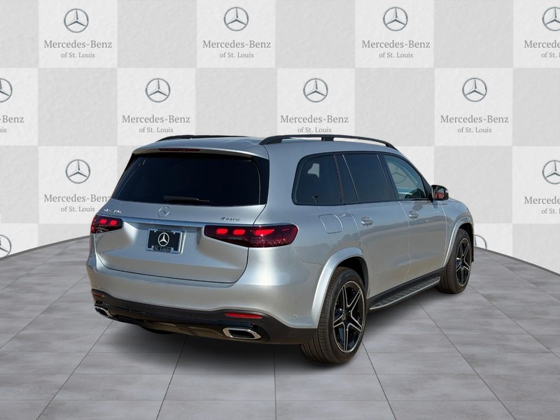 Mercedes-Benz GLS Vehicle Full-screen Gallery Image 3