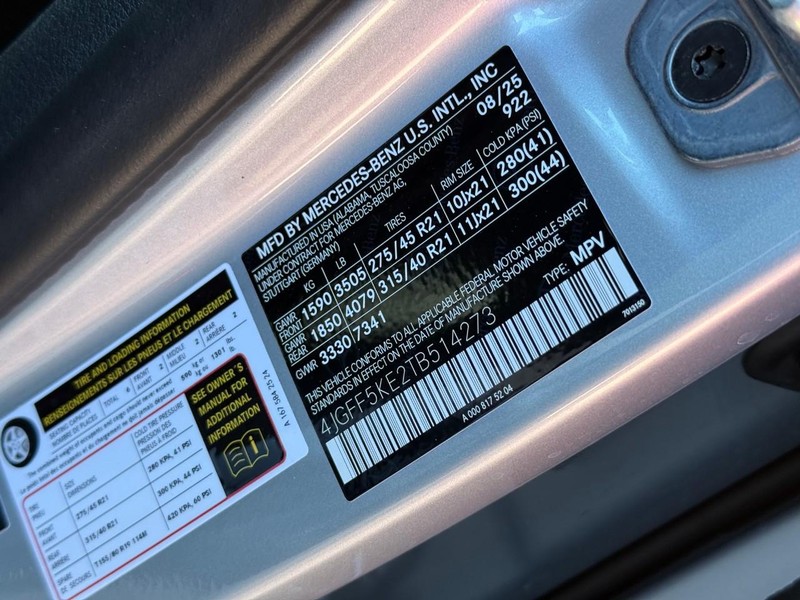 Mercedes-Benz GLS Vehicle Full-screen Gallery Image 17