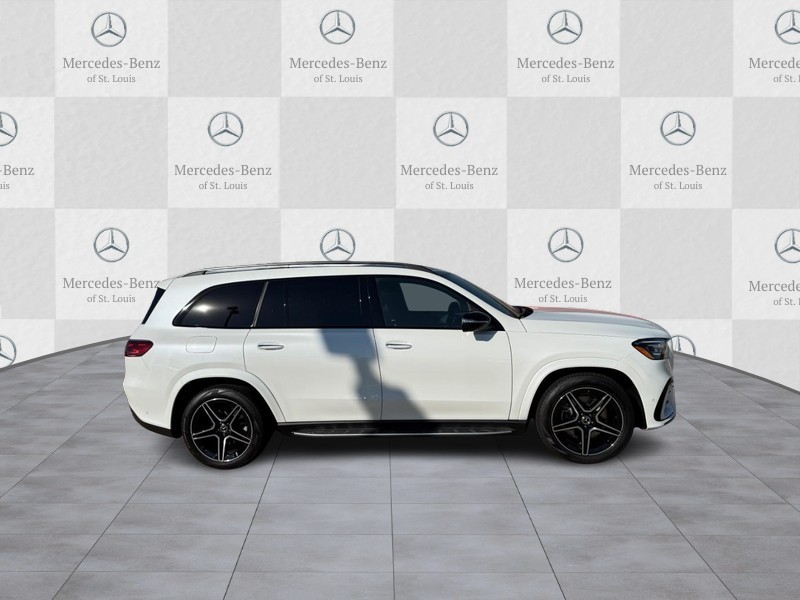 Mercedes-Benz GLS Vehicle Full-screen Gallery Image 2