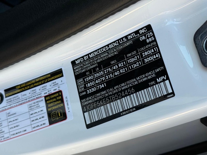 Mercedes-Benz GLS Vehicle Full-screen Gallery Image 17