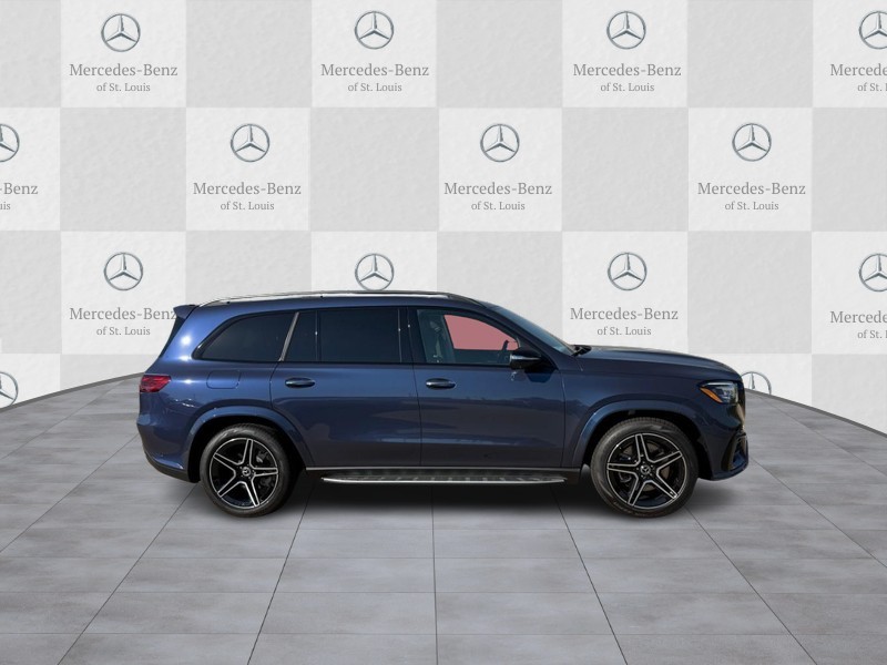 Mercedes-Benz GLS Vehicle Full-screen Gallery Image 2