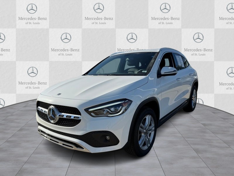 Mercedes-Benz GLA Vehicle Full-screen Gallery Image 5