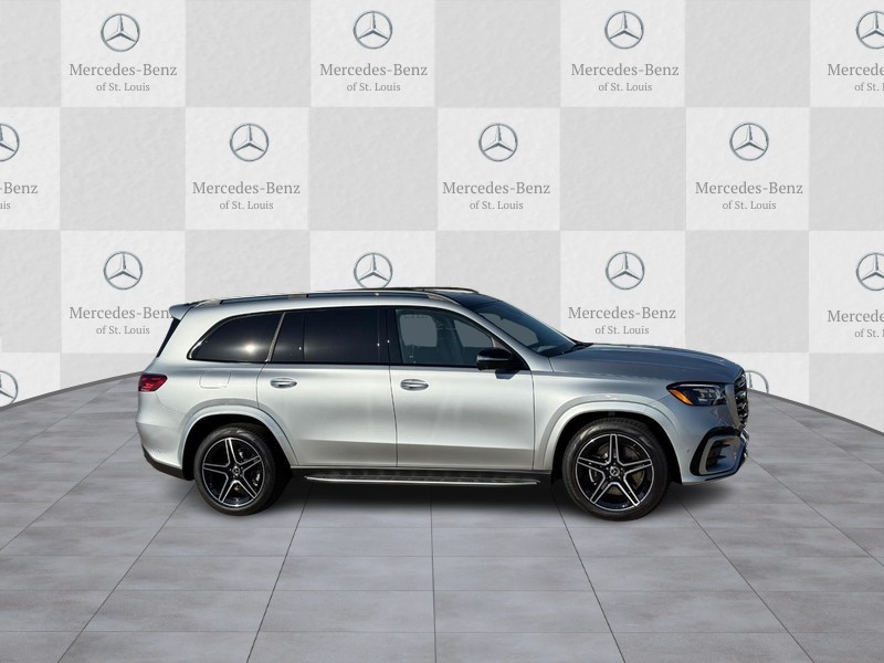 Mercedes-Benz GLS Vehicle Full-screen Gallery Image 2
