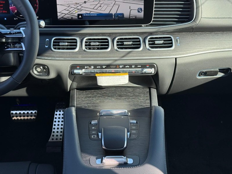 Mercedes-Benz GLS Vehicle Full-screen Gallery Image 10