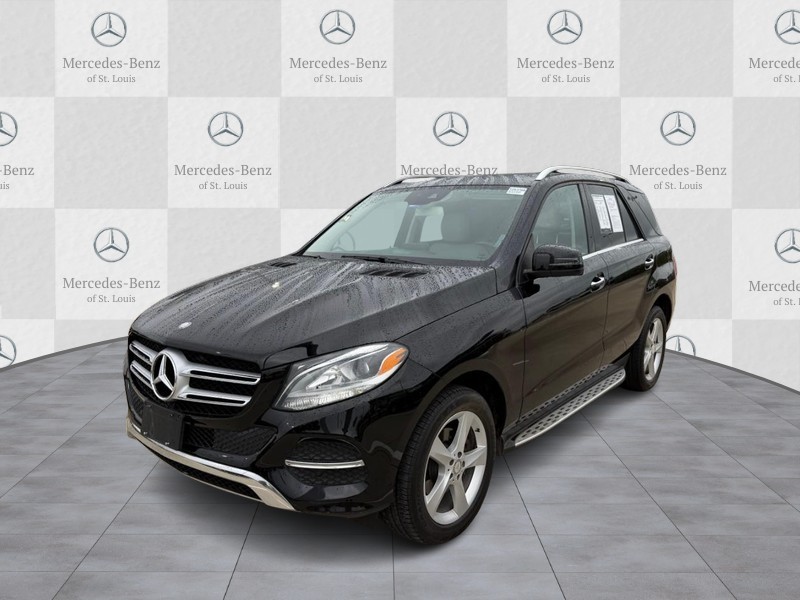 Mercedes-Benz GLE Vehicle Full-screen Gallery Image 5