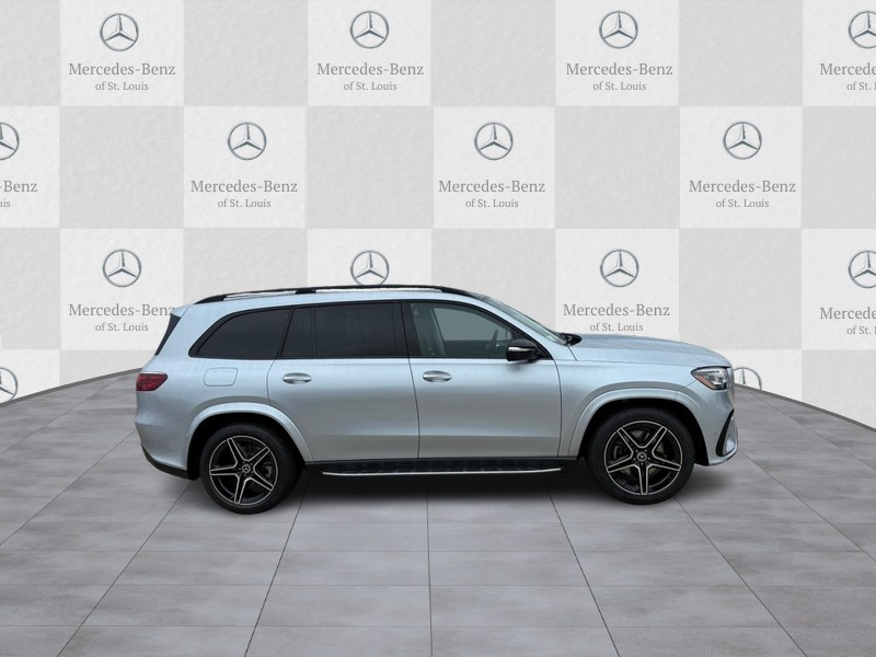 Mercedes-Benz GLS Vehicle Full-screen Gallery Image 2
