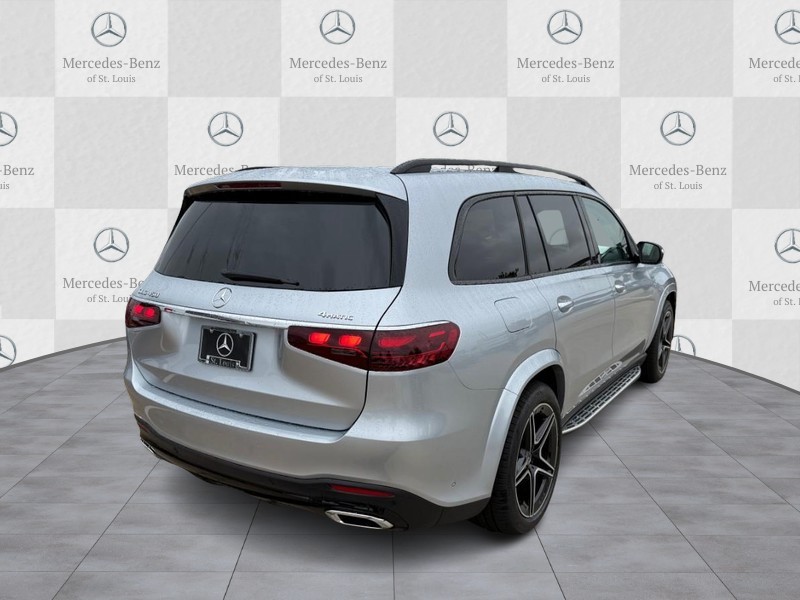 Mercedes-Benz GLS Vehicle Full-screen Gallery Image 3