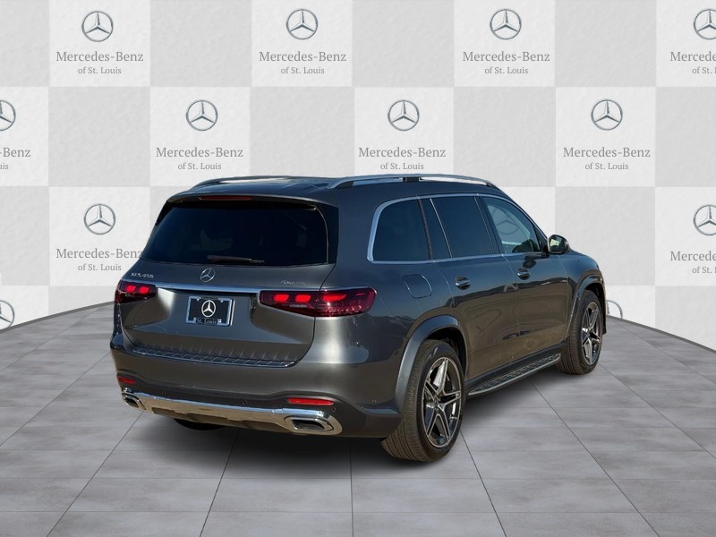 Mercedes-Benz GLS Vehicle Full-screen Gallery Image 3