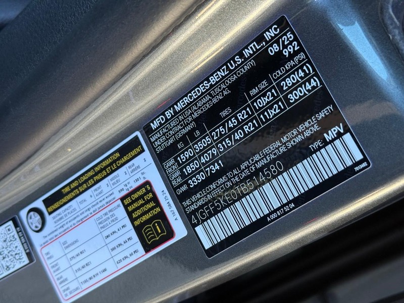 Mercedes-Benz GLS Vehicle Full-screen Gallery Image 19