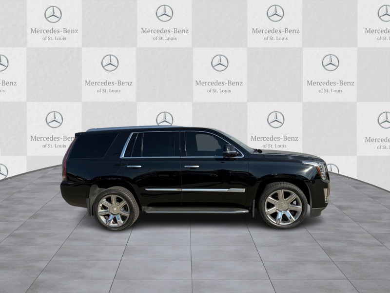 Cadillac Escalade Vehicle Full-screen Gallery Image 2