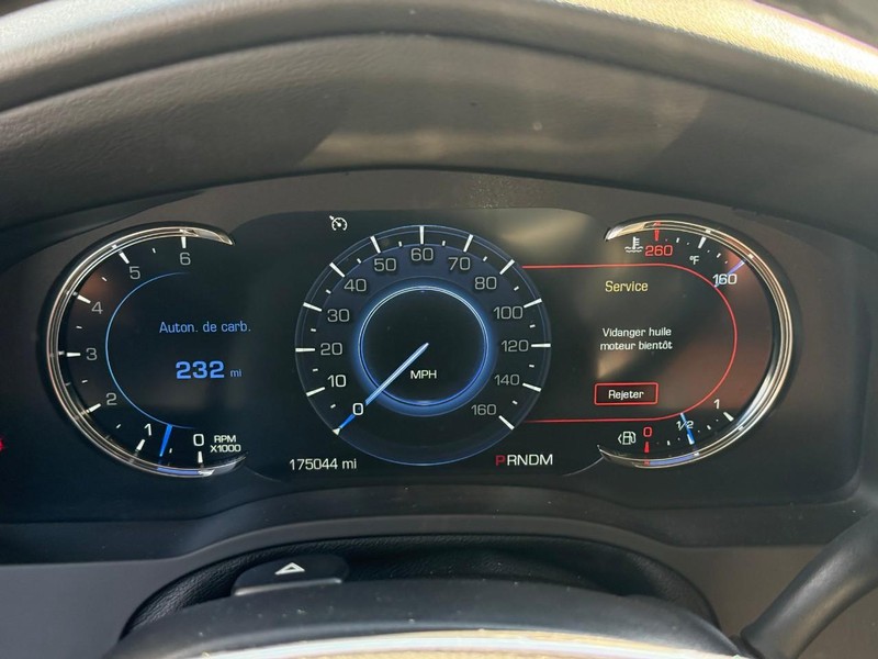 Cadillac Escalade Vehicle Full-screen Gallery Image 20