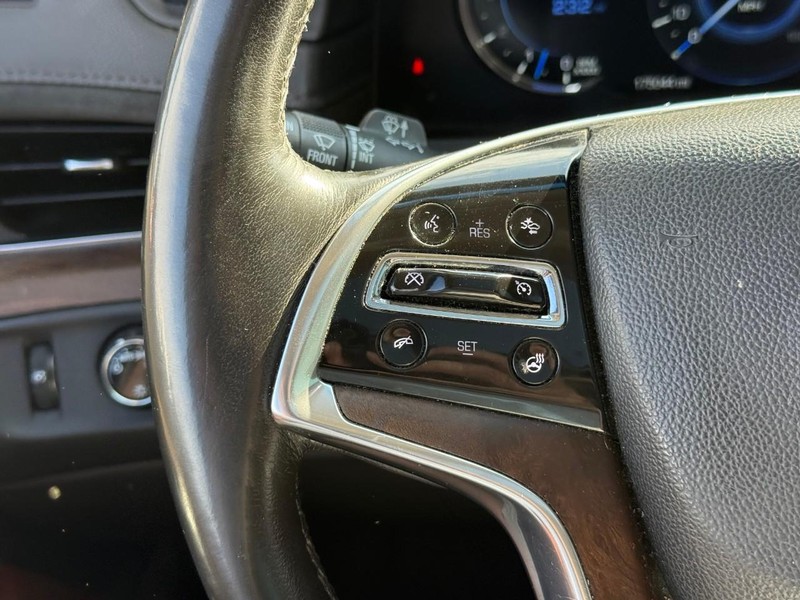 Cadillac Escalade Vehicle Full-screen Gallery Image 21