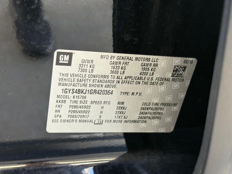 Cadillac Escalade Vehicle Full-screen Gallery Image 25