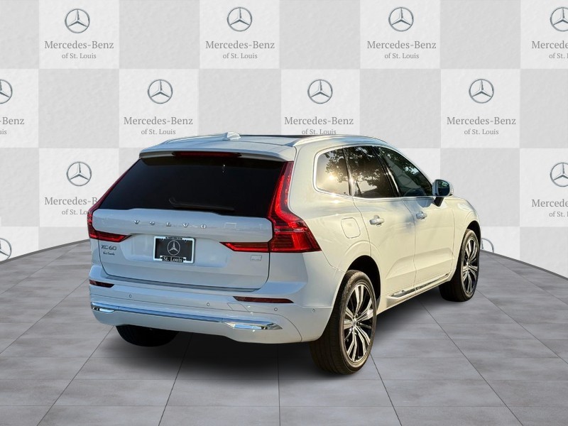 Volvo XC60 Recharge Plug-In Hybrid Vehicle Full-screen Gallery Image 3