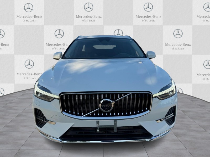 Volvo XC60 Recharge Plug-In Hybrid Vehicle Full-screen Gallery Image 7