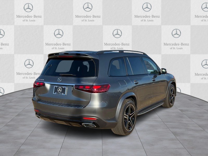 Mercedes-Benz GLS Vehicle Full-screen Gallery Image 3