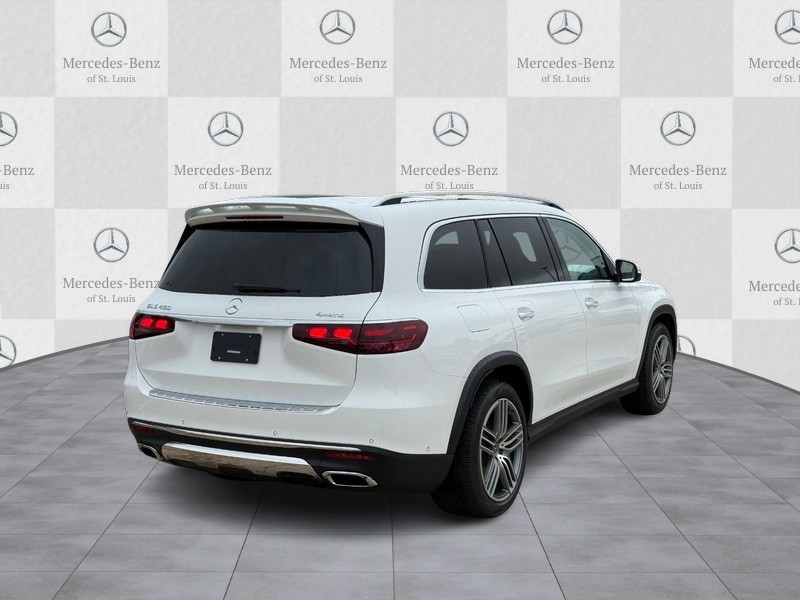 Mercedes-Benz GLS Vehicle Full-screen Gallery Image 3