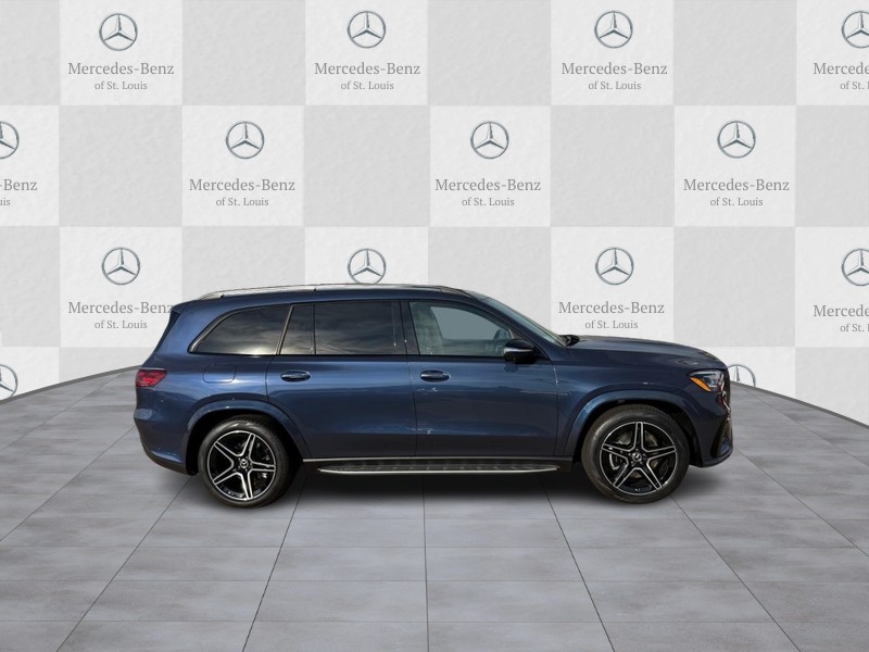 Mercedes-Benz GLS Vehicle Full-screen Gallery Image 2