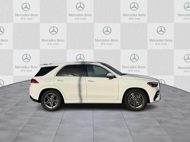 Mercedes-Benz GLE Vehicle Full-screen Gallery Image 2