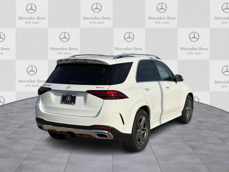 Mercedes-Benz GLE Vehicle Full-screen Gallery Image 3