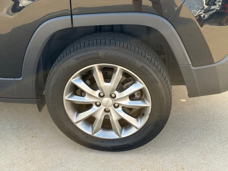 Jeep Cherokee Vehicle Full-screen Gallery Image 8